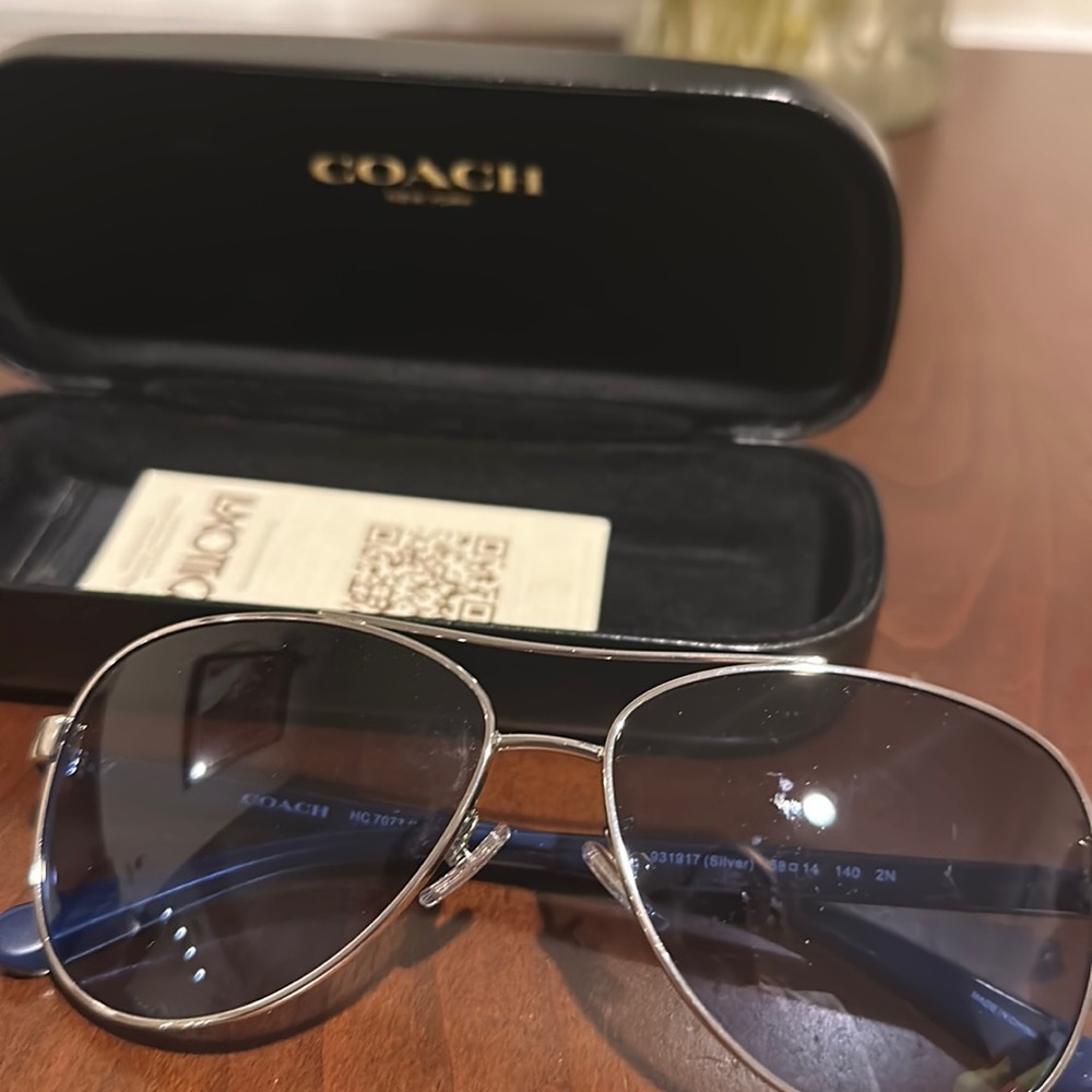 NWT COACH SUNGLASSES // WOMENS // CASE INCLUDED